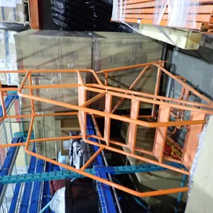 Mobile 6-Stair Warehouse Stairs.