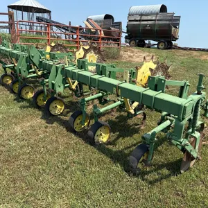 John Deere RM 4row36 3pt cultivator