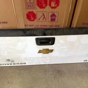2016 Chevy Silverado Tailgate