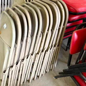 12 Matching Metal Folding Chairs