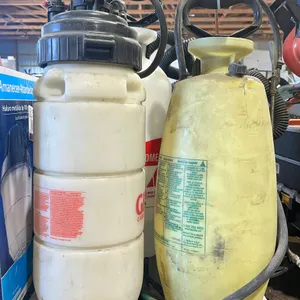 (4) Pump Sprayers