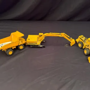CATEREPILLAR DIE CAST CONTRUCTION TRIO
