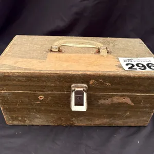 WOOD CD BOX WITH SEASHELLS