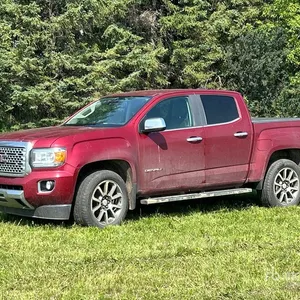 GMC Denali 4x4 Crew Cab Pickup