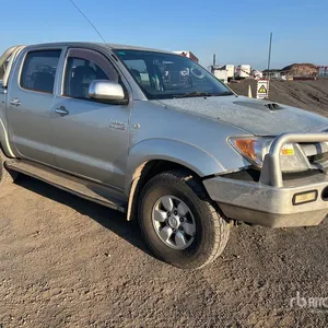 2005 Toyota Hilux 4x2 Dual Cab Pickup