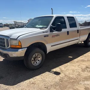 2000 Ford F-350 4x4 Crew Cab Cab and Chassis