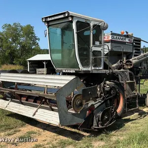 Allis-Chalmers Gleaner K2 Corn-Soybean Special combine