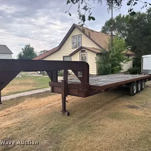 1984 WW Trailer Manufacturers equipment trailer