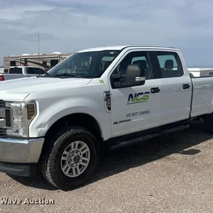 2019 Ford F350 Super Duty Crew Cab pickup truck