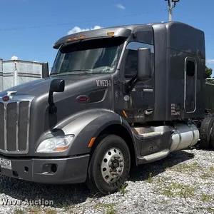 2017 Peterbilt 579 semi truck