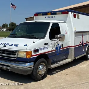 2002 Ford E450 Super Duty ambulance
