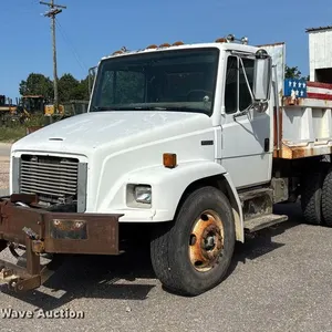 2000 Freightliner FL70 dump truck