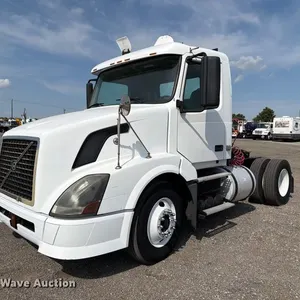 2008 Volvo VNL semi truck
