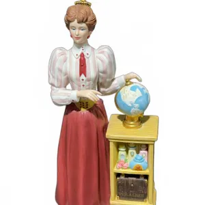 Avon President's Club 2010-2011 Mrs. Albee Award Figurine with Box