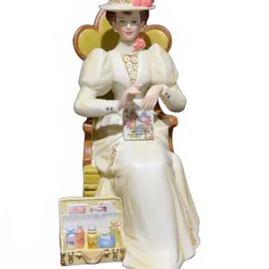 Avon President's Club Mrs. Albee Award 2011-2012 Figurine