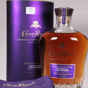 Crown Royal/ Noble collection/ French Oak Cask Finished/ Blended Canadian Whisky/ 750ml/ 40% ABV