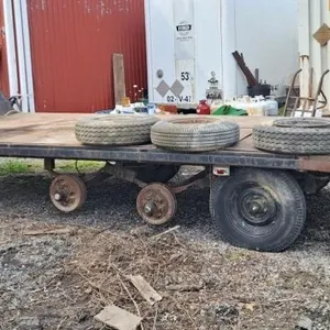 5th wheel flatbed trailer. 18ft long