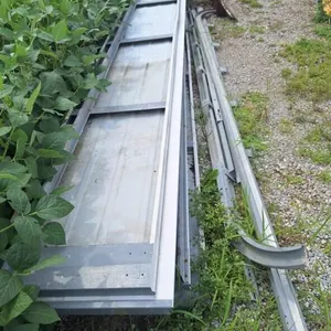 Metal roll up door. 6 sections.