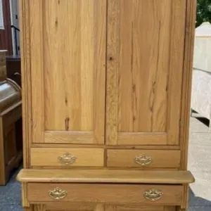 Oak 6 1/2' Step Back Kitchen Cupboard