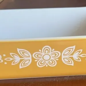 Pyrex Butterfly Gold 2qt Casserole Dish