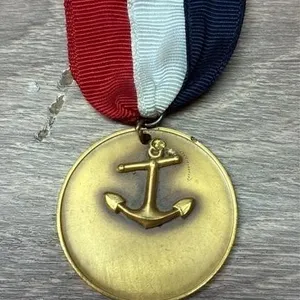 Unmarked Medal w/Anchor.