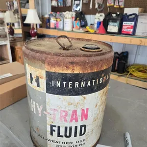 Vintage international trans fluid can