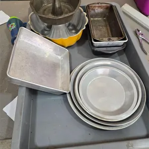 Lot of assorted baking pans