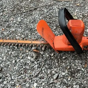 Black&Decker 16in hedge trimmer - as is