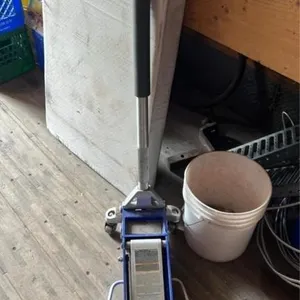 1.5ton aluminum racing jack - needs fluid