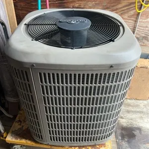 Air conditioner with condenser - works