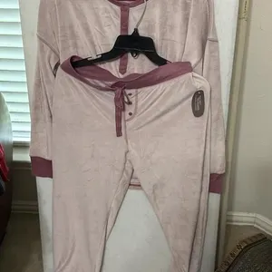 NWT Sz S/M Set Secret Treasures  2 Pc Pajama