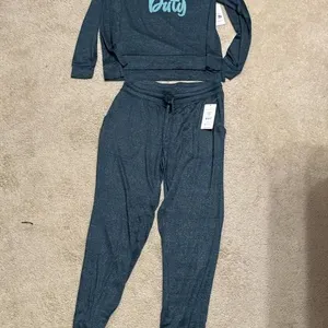 NWT Sz S Secret Treasures 2 Pc Pajama Set �Off