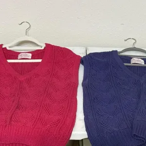 (2) SZ L Vintage Collections sweater vests Pink