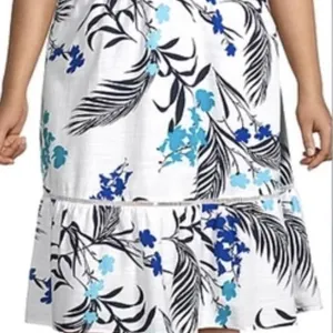 NWT Sz PS Liz Claiborne skirt features a white