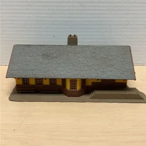 TYCO-Kit HO Scale Arlee Railroad Depot Model, Made in Western Germany, Plastic
