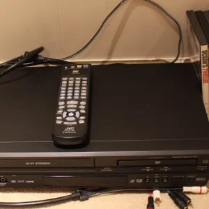 JVC Hi-Fi Stereo DVD/VCR Combo with Remote