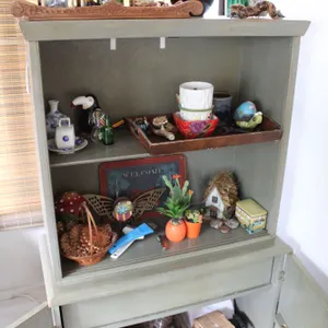 Contents of Household Cabinet Shelves