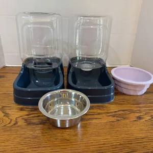Pet Bowls & Automatic Dispensers