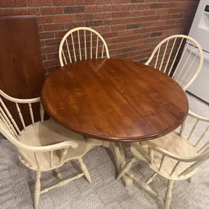 Solid wood kitchen table with pedestal base – gorgeous