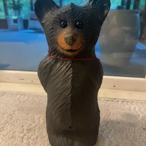 Wood carved bear – Colorado