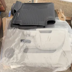 Plastic Floor Mat with Vehicle Door Panel