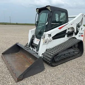 ID 4917 2019 Bobcat Skidsteer w/ 94in Bucket