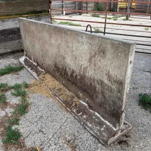 1- 10’ Portable Concrete Wall