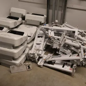 (15) Epson Projectors