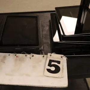 (8) Apple IPads