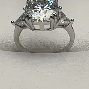$3,175.00 - 5.00 CT GRA CERTIFIED ROUND BRILLIANT CUT MOISSANITE 925 SILVER RING SIZE 7