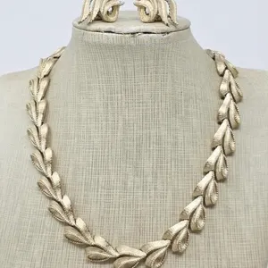Vintage Trifari Gold Tone Necklace & Earring Set
