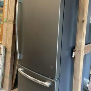 GE profile fridge and freezer - works