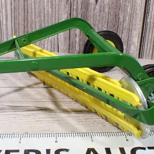 Vintage Ertl 1/16 John Deere Side-Delivery Hay Rake Die-Cast Implement Toy