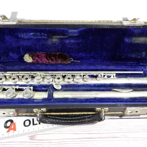 Vintage 1957 Artley Elkhart Solid Silver Concert Flute – Serial 39416 with Hard Case & Cleaning Rod